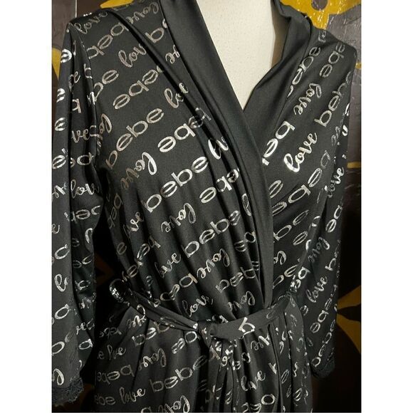 Bebe Silky Signature Short Kimono Robe Size Medium - Picture 2 of 4